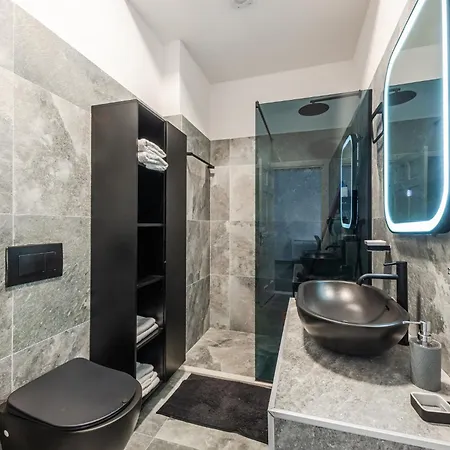 Royal Hill Apartments By Premium Selection