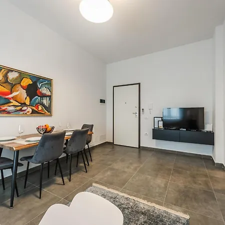 Royal Hill Apartments By Premium Selection