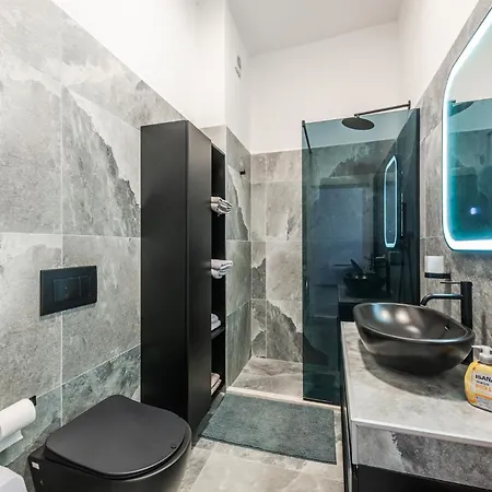 Royal Hill Apartments By Premium Selection