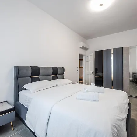 Royal Hill Apartments By Premium Selection *