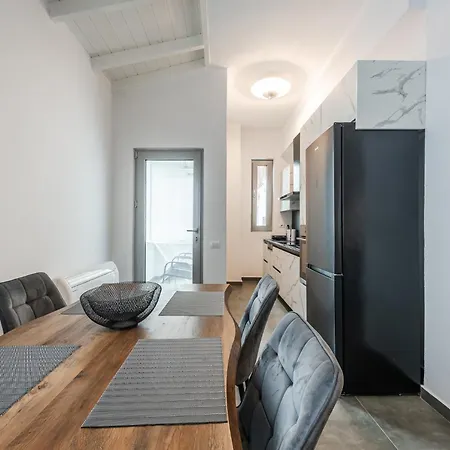 Royal Hill Apartments By Premium Selection