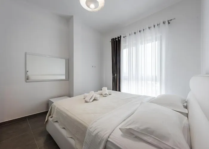 Apartment Royal Hill By Ps Durrës