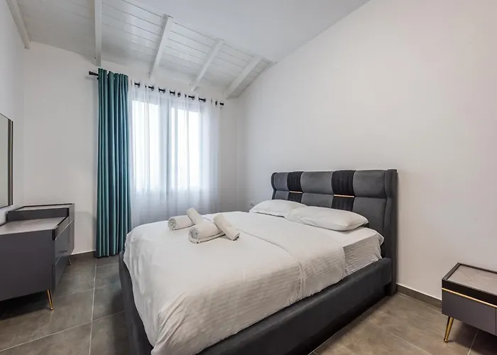 Apartment Royal Hill By Ps Durrës