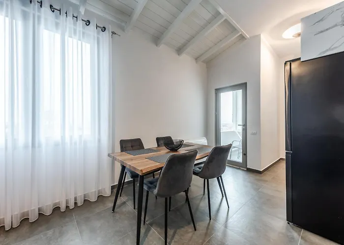 Royal Hill By Ps Apartment